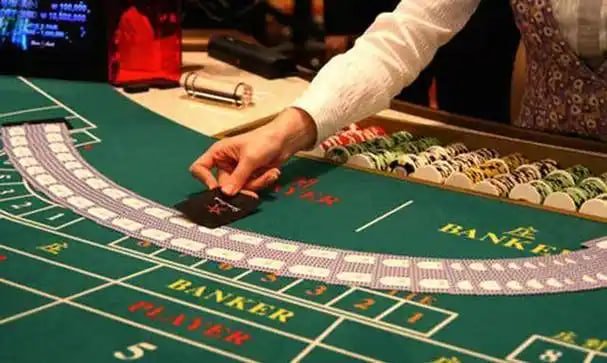 Mega Moolah gameplay and spin mechanics